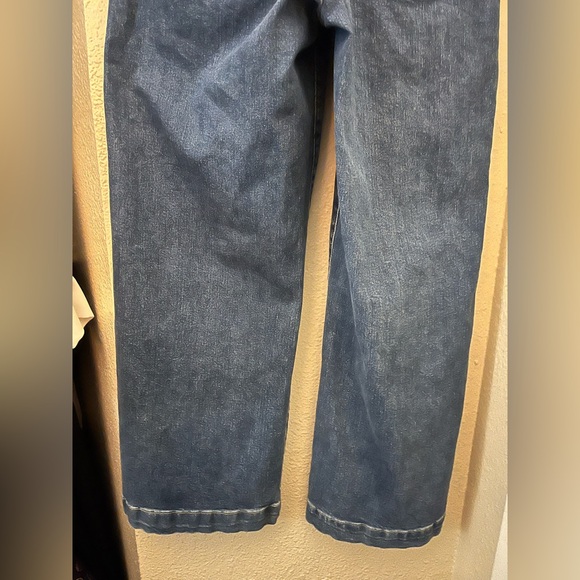 GAP High Rise Wide Leg Crop Jeans - Picture 8 of 11